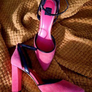 White House Black Marke Market Pumps w/Ankle Strap